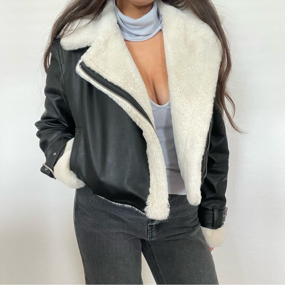 Hollister black faux leather biker jacket with fuzzy lining. Size XS.